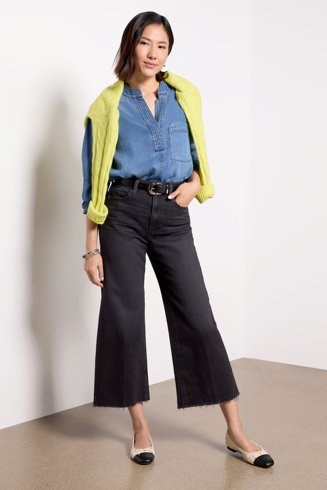 Anessa Petite - Image 6