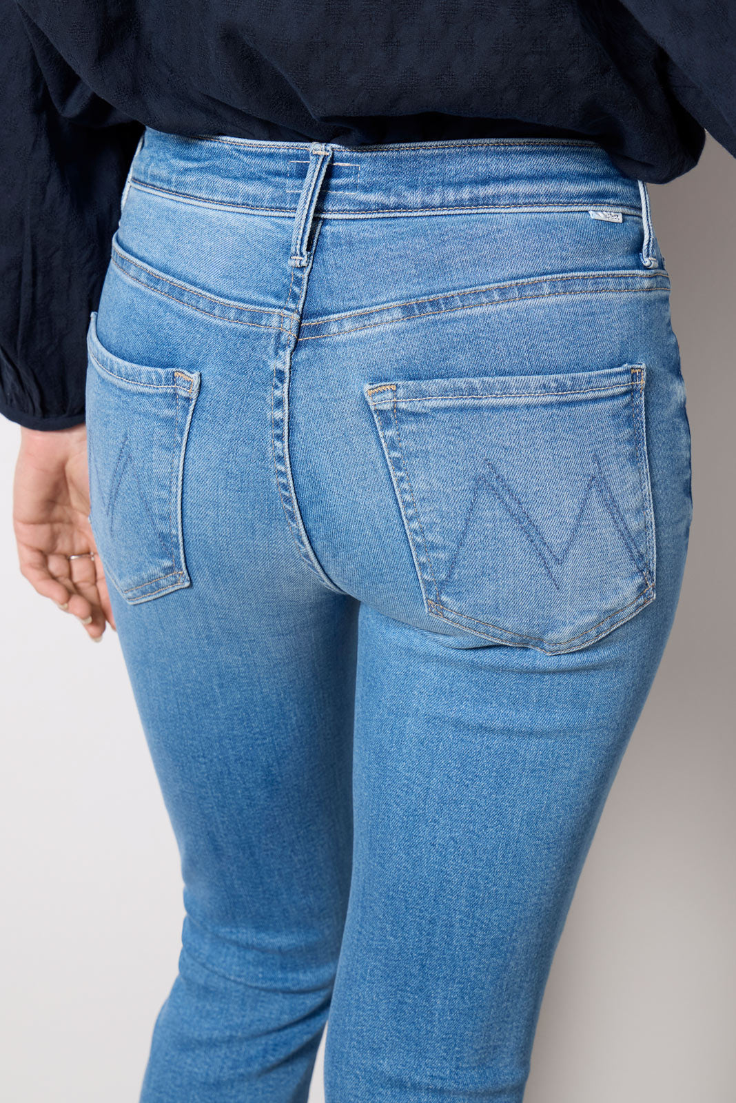 The Insider Crop Step Fray - Image 3