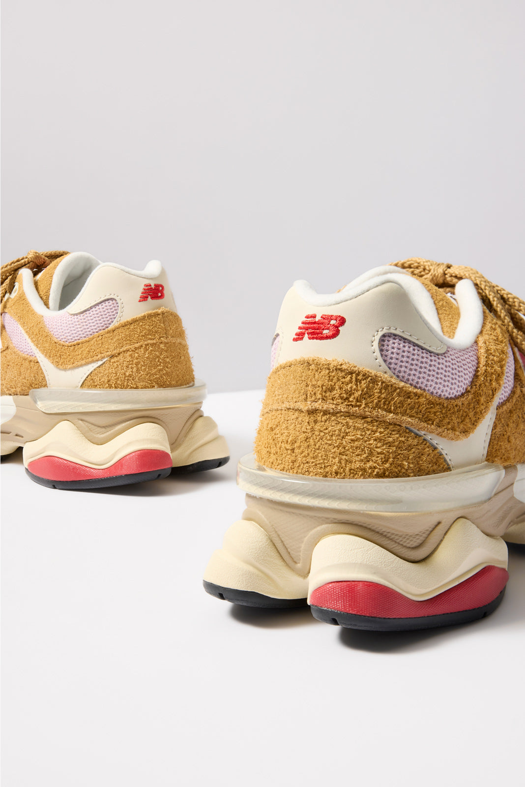 9060 Sneaker - Image 3